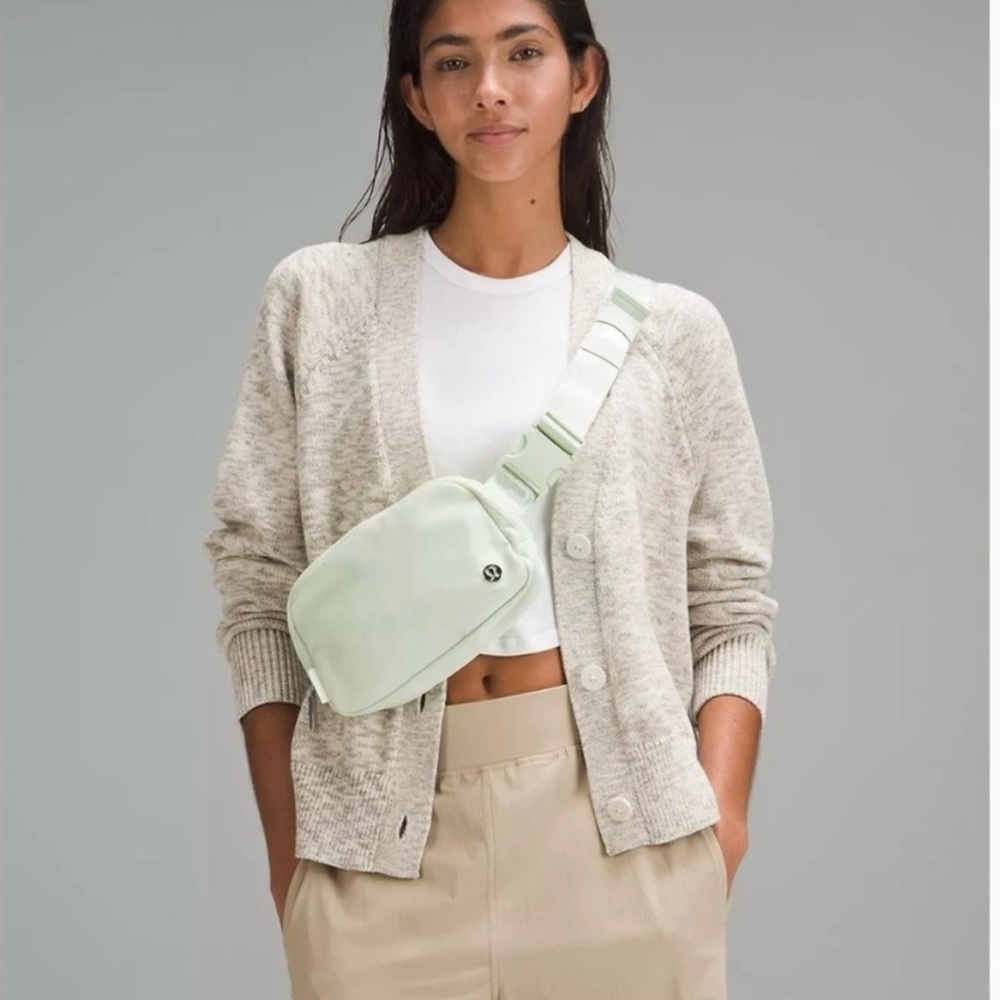 lululemon belt bag in kohlrabi green NWOT